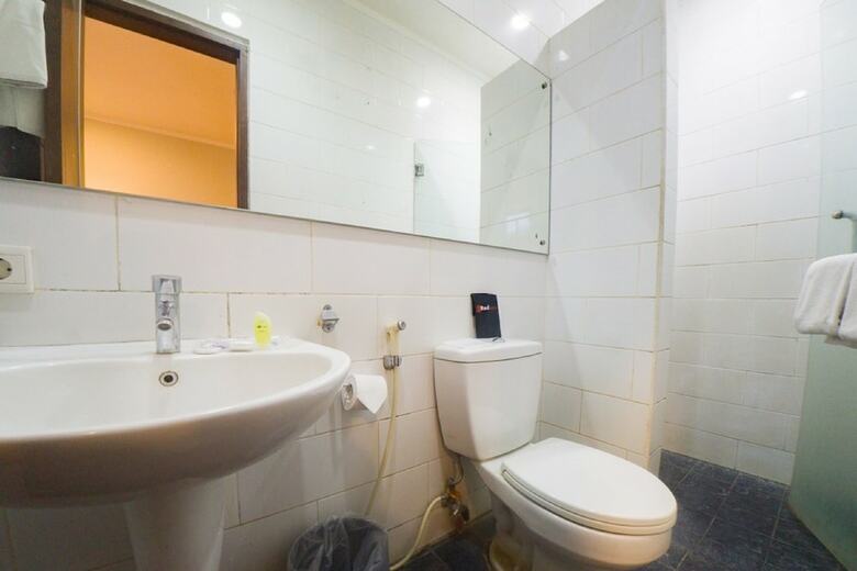 Hotel Reddoorz Plus @ Celaket