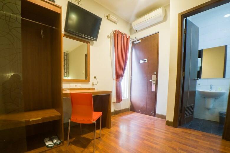 Hotel Reddoorz Plus @ Celaket