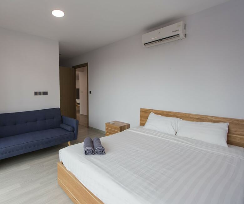 One 18 Ngoc Lam Apartment
