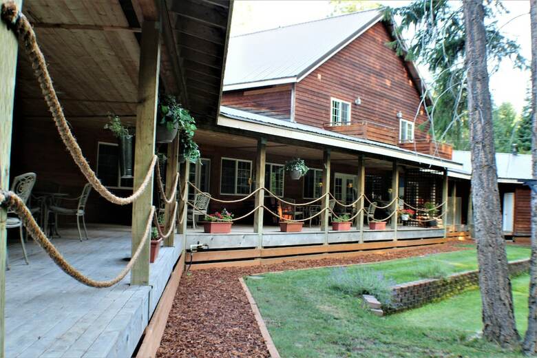 Bed & Breakfast River Road Venue & Lodging