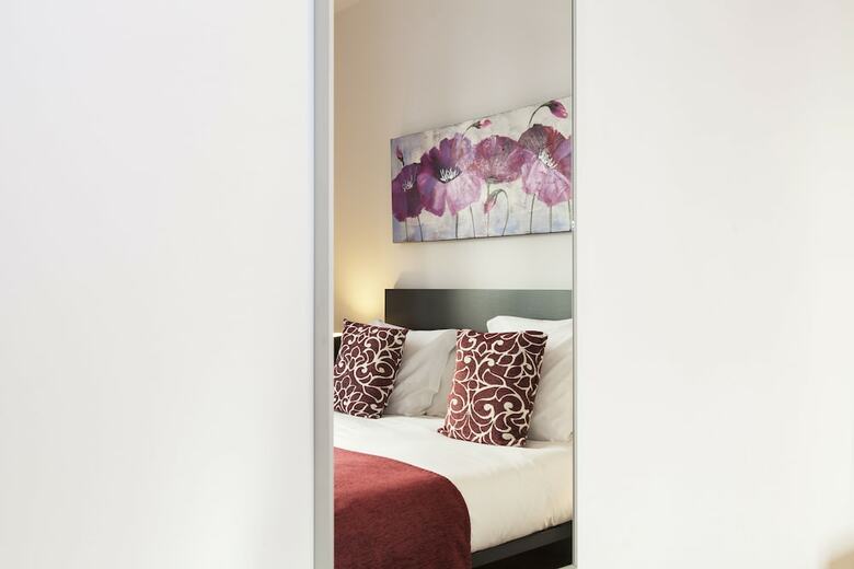Apartamentos Sleep Urgell By Stay