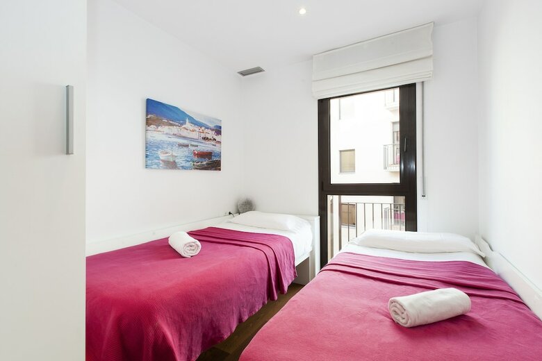 Apartamentos Sleep Urgell By Stay