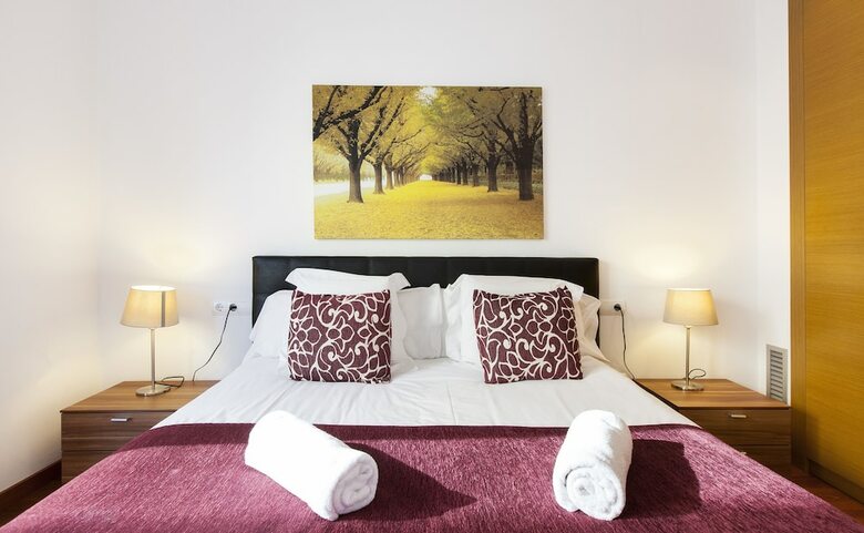 Apartamentos Sleep Urgell By Stay