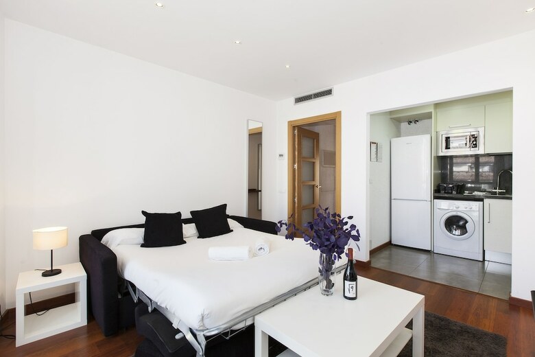 Apartamentos Sleep Universitat By Stay
