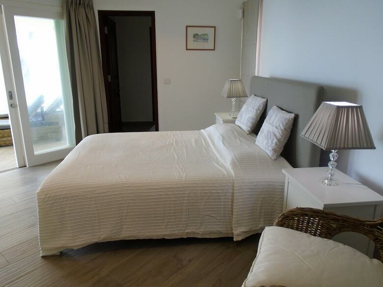 Apartamentos Vallonend Beach Front Villa