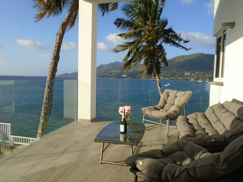 Apartamentos Vallonend Beach Front Villa
