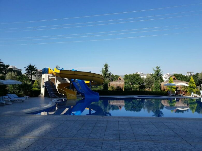 Apartamentos Crown City