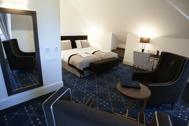 Hotel Pa?ac Komierowo