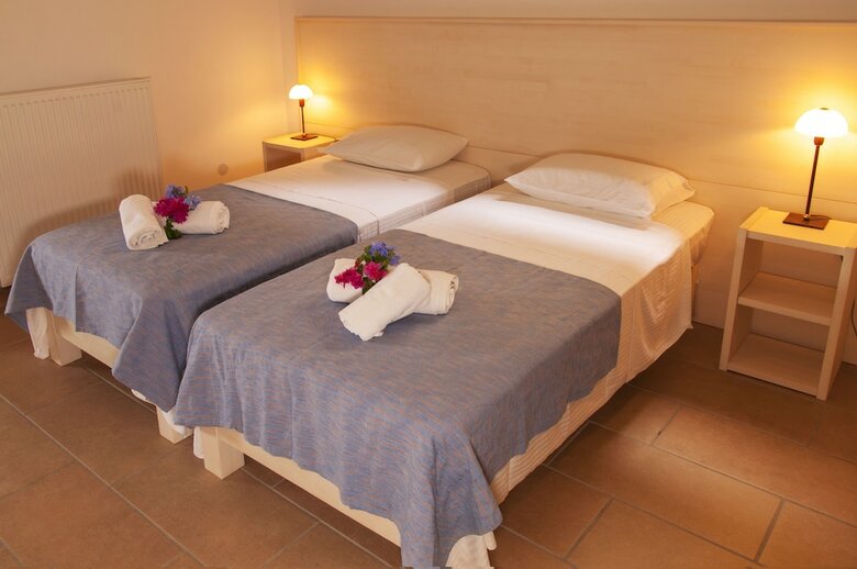Apartamentos Kitries Cove