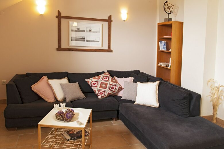 Apartamentos Kitries Cove