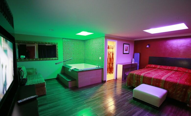 Sky Palm Motel