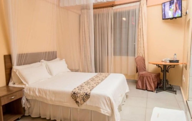 Eton Hotel