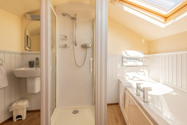 Bed & Breakfast Gwaelod Y Garth Inn