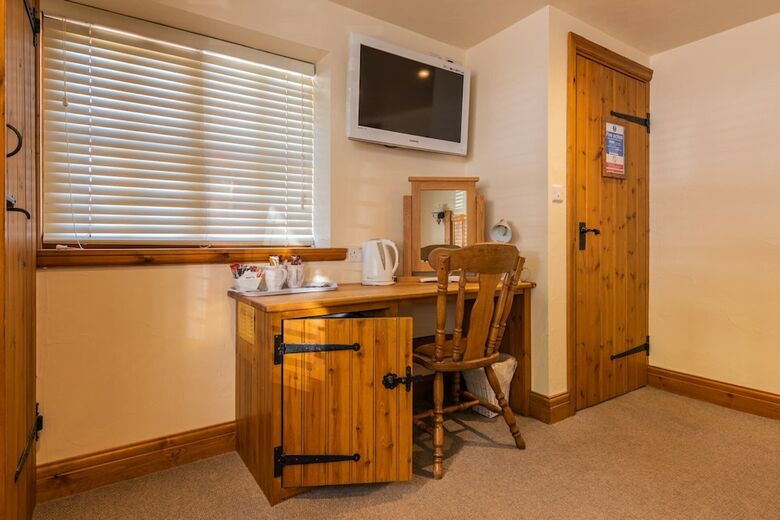 Bed & Breakfast Gwaelod Y Garth Inn