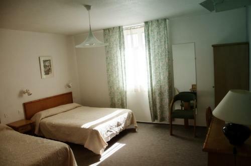 Hotel Les Portes Du Cantal