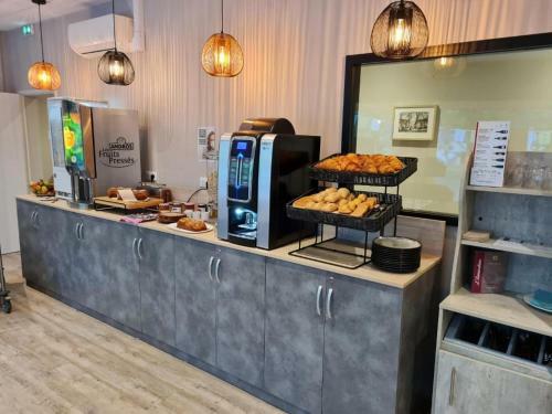 Hotel Logis H�tel L'amandier