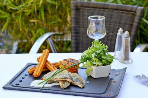 Hotel Logis H�tel L'amandier