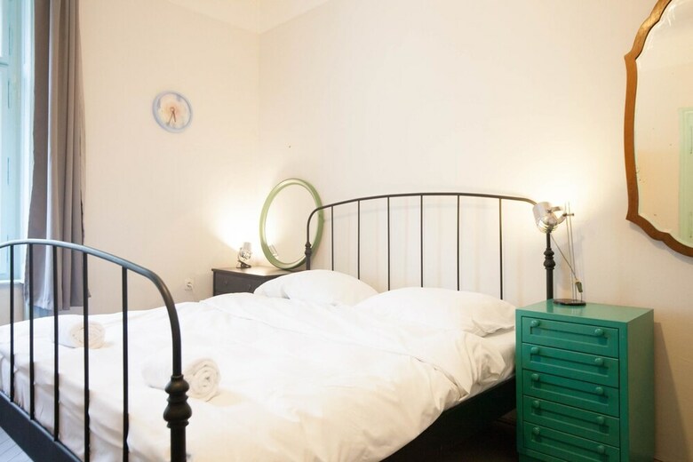 Vintage Two Bedroom Apartment In Ujezd