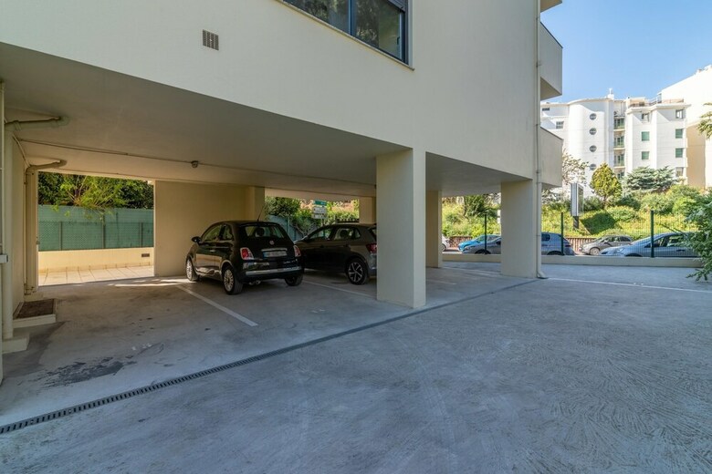 Apartamento Cozy Studio With Balcony, AC And Parking