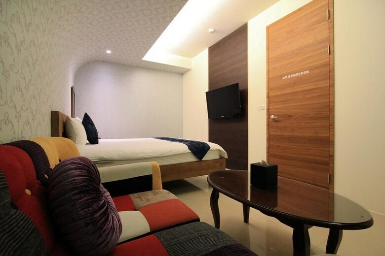 Hotel 572 Happy House