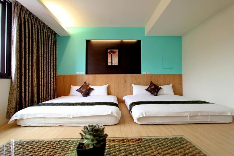 Hotel 572 Happy House