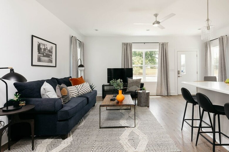 Two Spacious Homes Minutes To Germantown