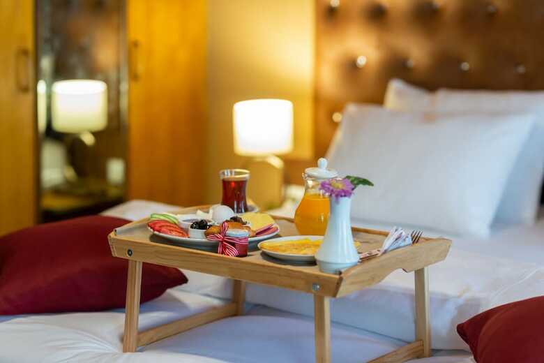 Wonder Wood Hotel