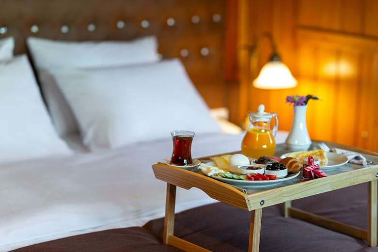 Wonder Wood Hotel
