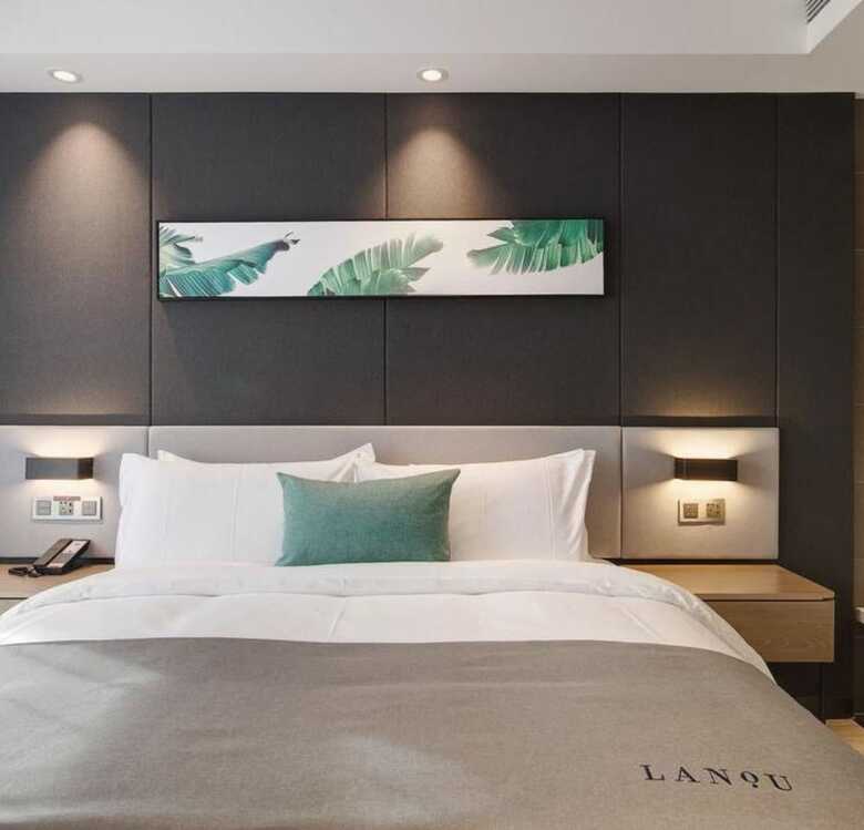 Lanou Hotel (Qingdao Wusi Square)