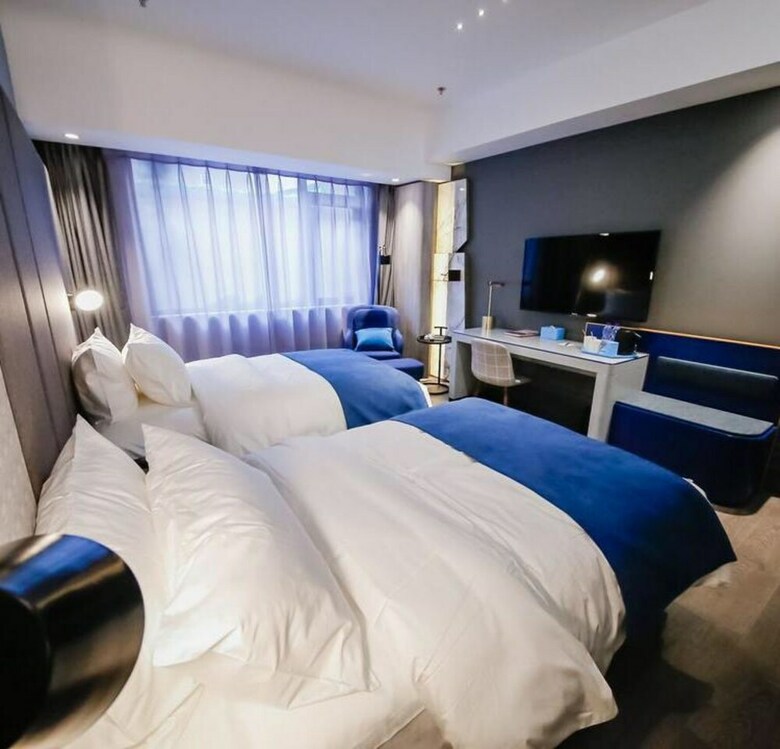 Lanou Hotel (Qingdao Wusi Square)
