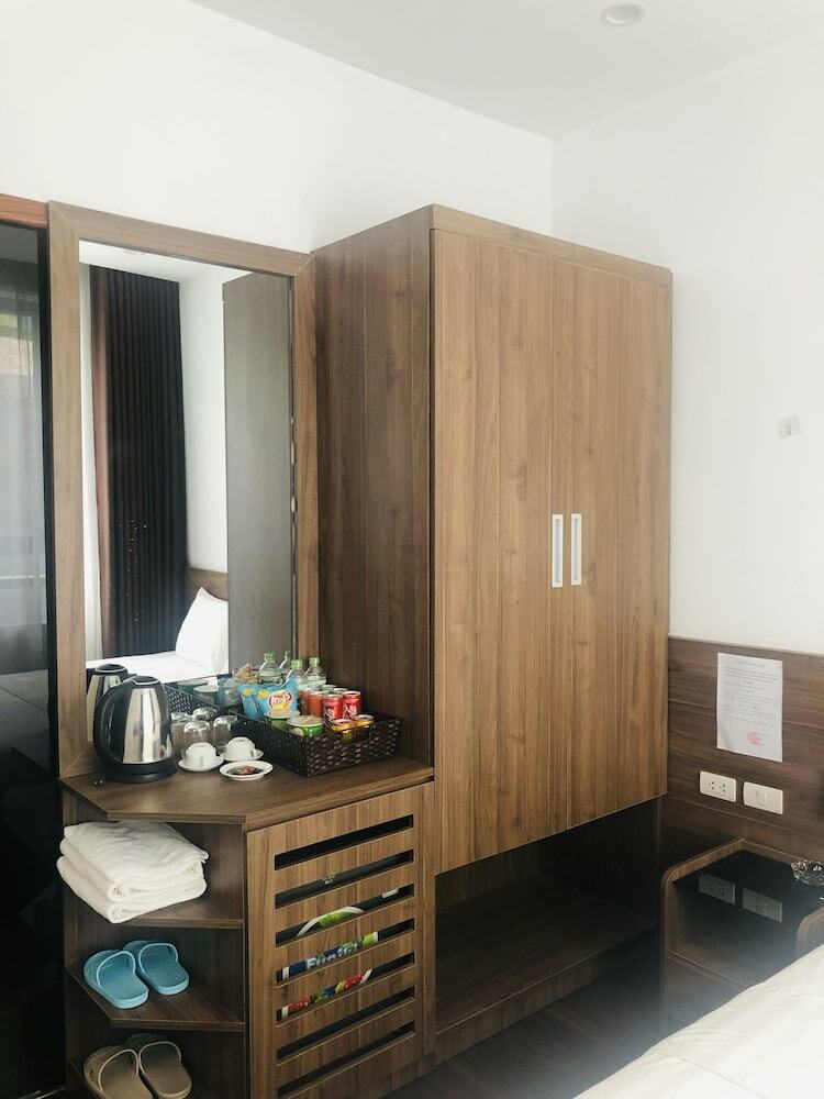 Lakeside Dailai Hotel