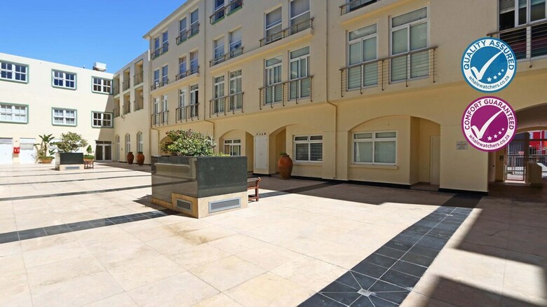 Apartamentos The Waves Muizenberg Beachfront
