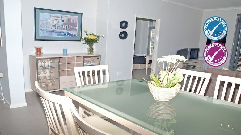 Apartamentos The Waves Muizenberg Beachfront