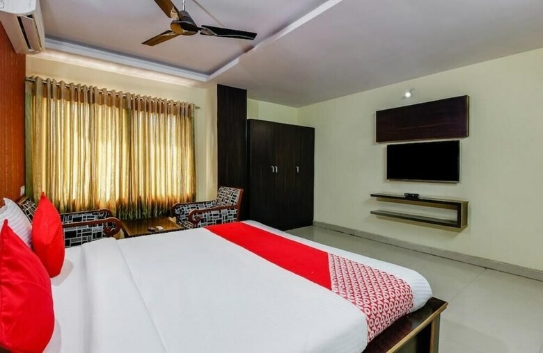 Hotel Maruthi Residency Inn