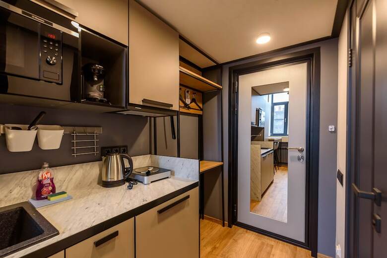 Apart104 Center