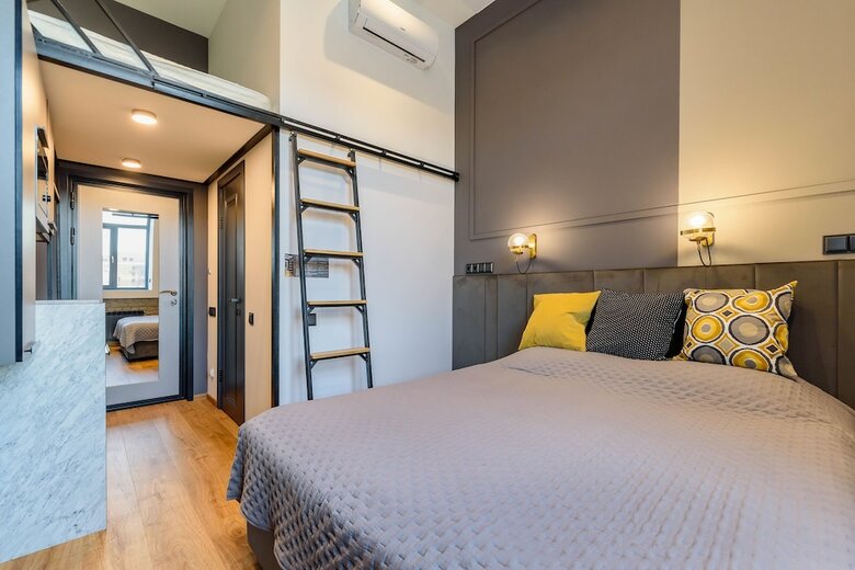 Apart104 Center