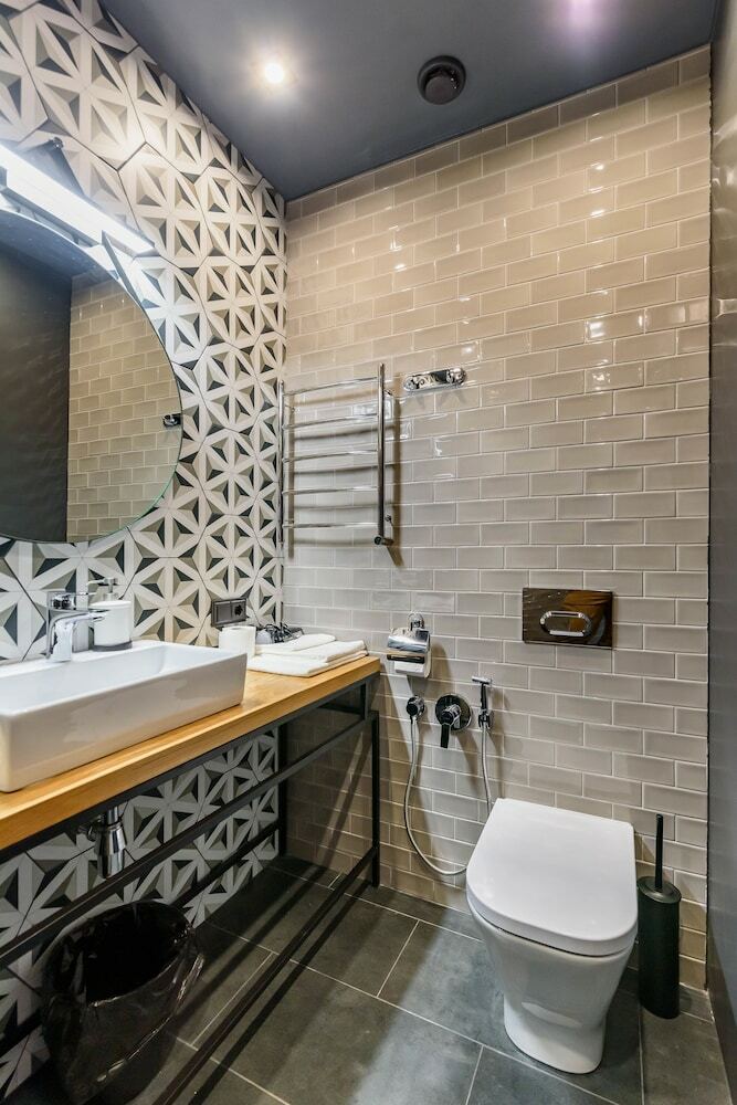 Apart104 Center