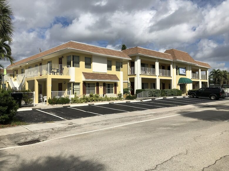 Motel Dee Jay Beach Resort