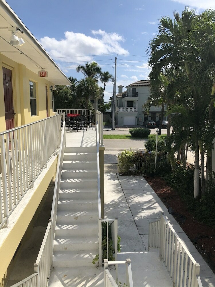 Motel Dee Jay Beach Resort