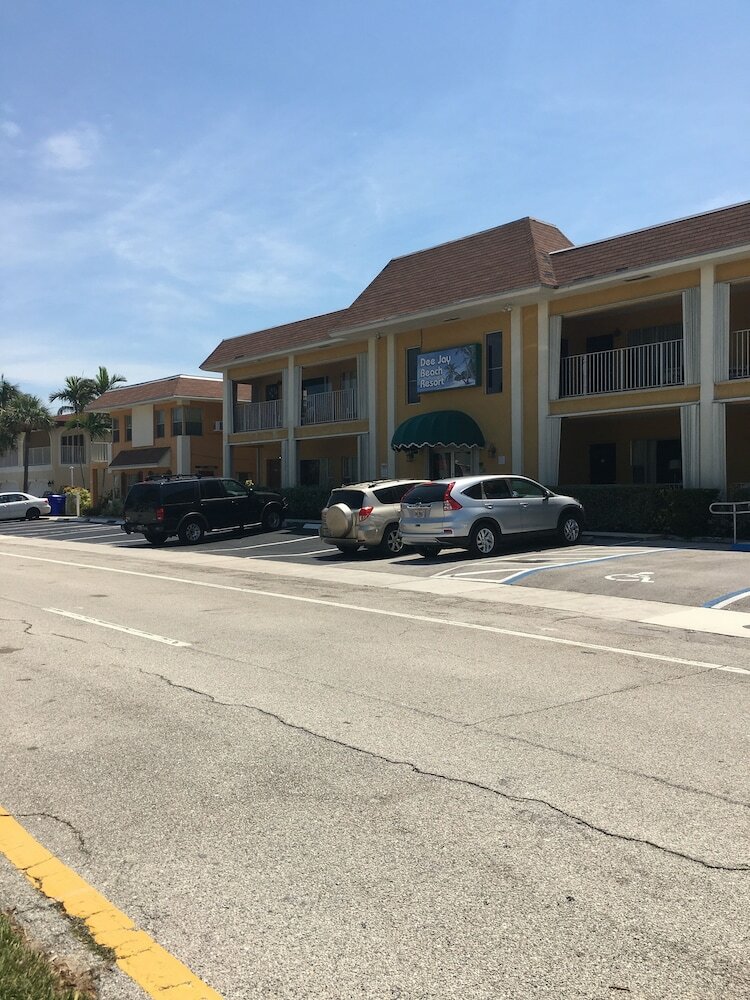 Motel Dee Jay Beach Resort