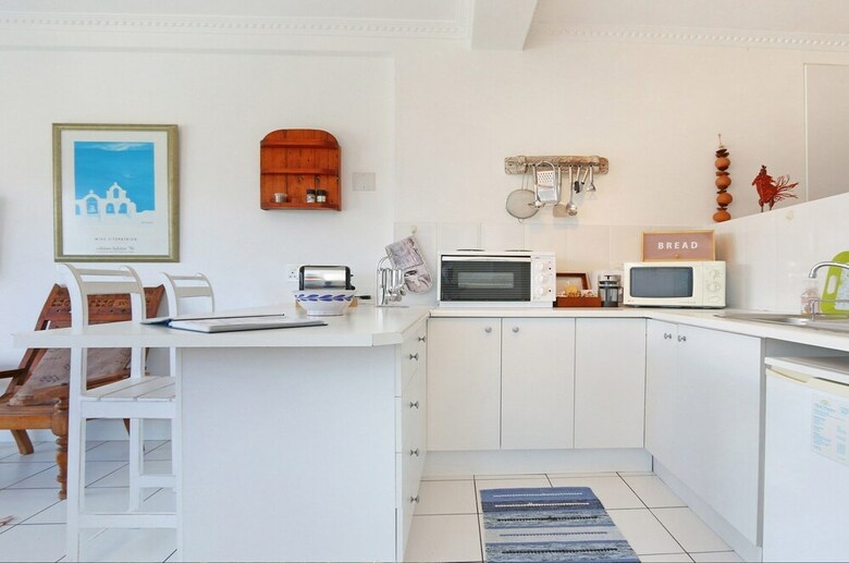 Studio Apartment Fish Hoek Bay