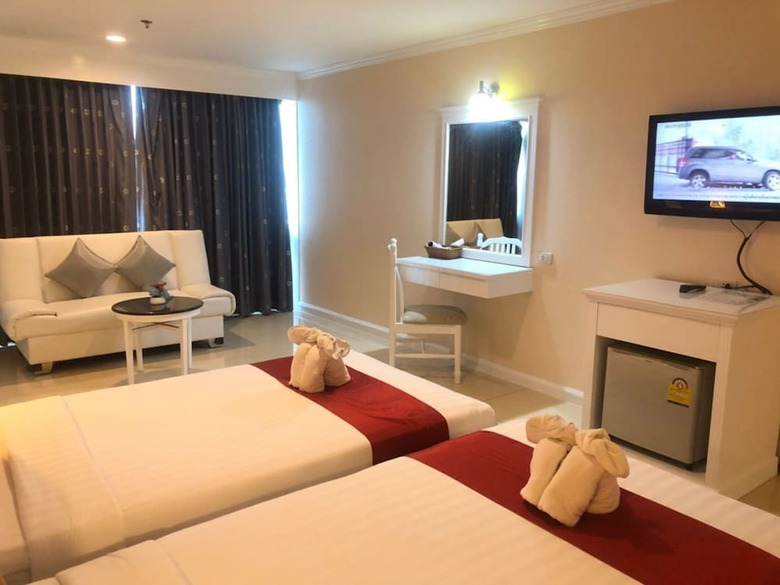 Bay Hotel Srinakarin