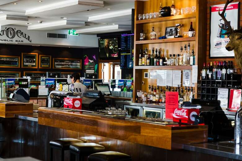 Hostal Coolangatta Sands Hotel