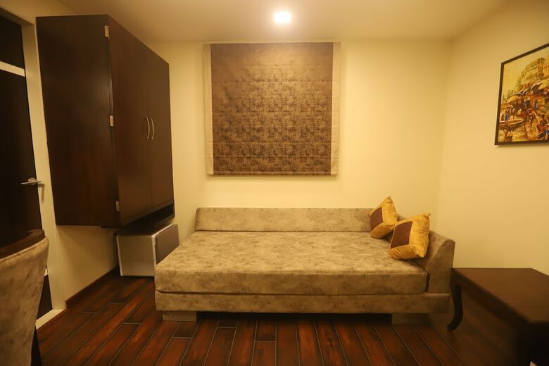 Hotel White Cloud