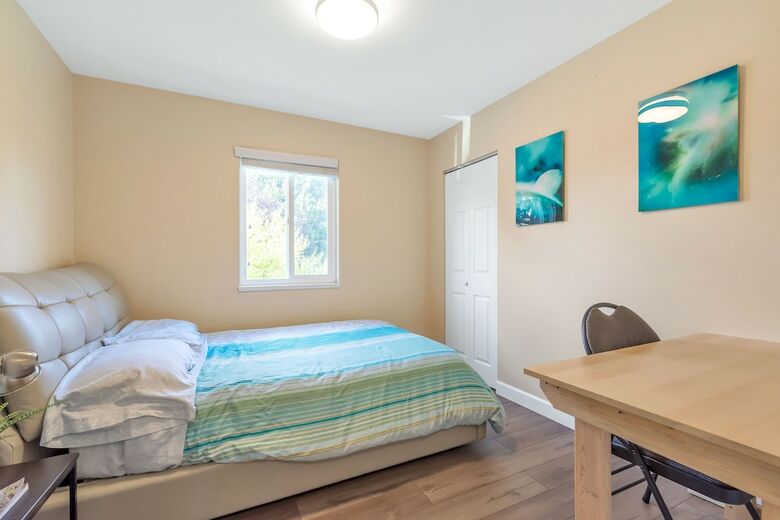 3 Bd Home Aberdeen Center Elevate Rooms