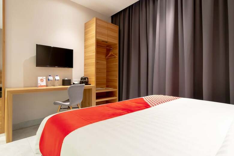Travel Hub Hotel Kualanamu Airport