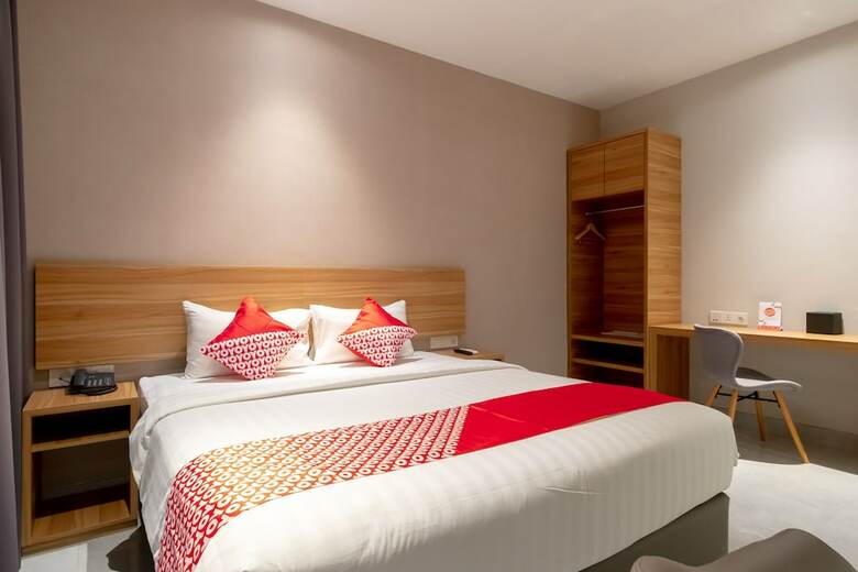 Travel Hub Hotel Kualanamu Airport