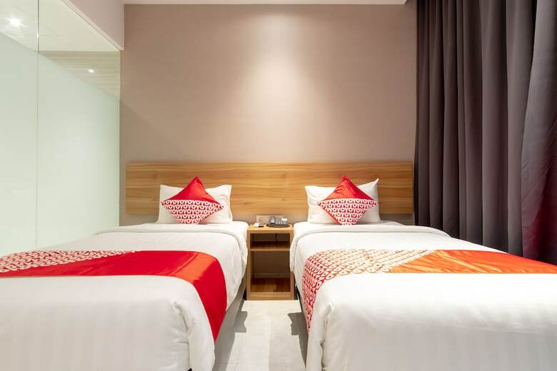 Travel Hub Hotel Kualanamu Airport