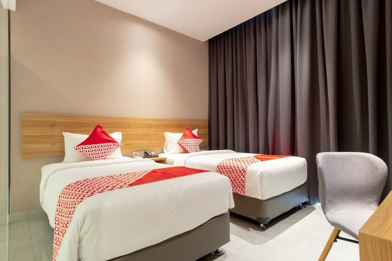 Travel Hub Hotel Kualanamu Airport