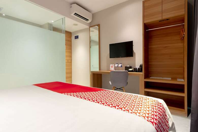 Travel Hub Hotel Kualanamu Airport